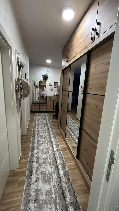 Prodaja, dvosoban stan, 59m², Adamovićevo Naselje, Novi Sad Sve Podlokacije