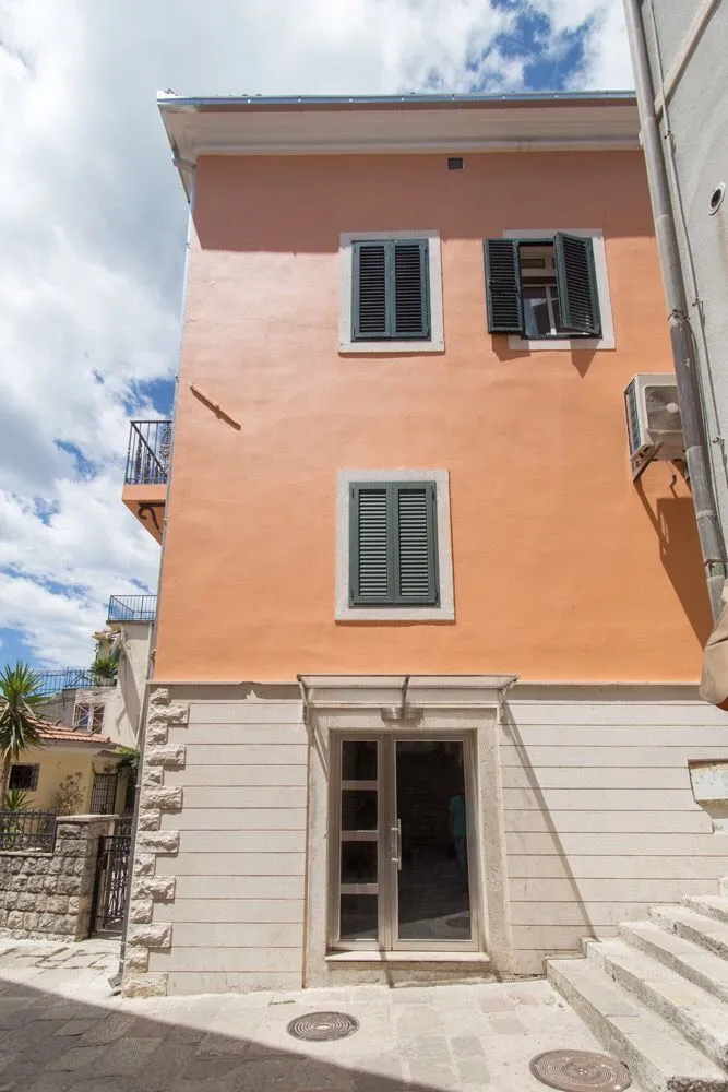 Sale, office space, 102m², Stari Grad, Herceg Novi