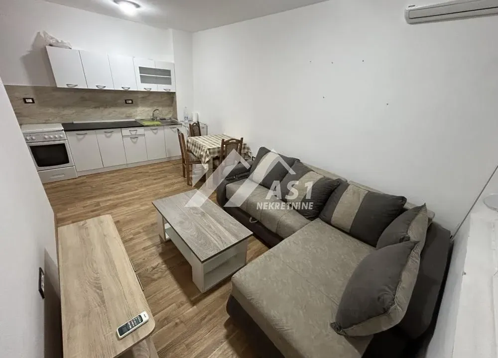 Izdavanje, jednosoban stan, 32m², Klisa, Novi Sad Sve Podlokacije