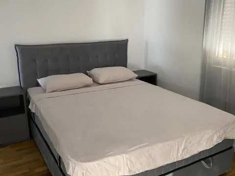 Izdavanje, dvosoban stan, 67m², Bečići, Budva - image 12