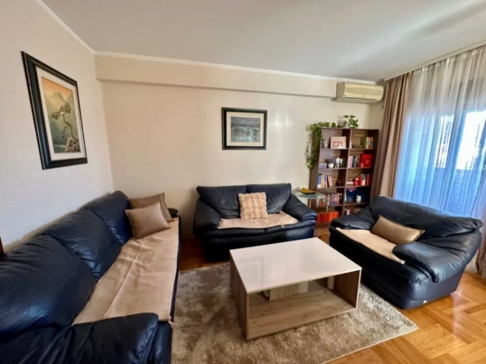 Izdavanje, dvosoban stan, 60m², Stari Aerodrom, Podgorica