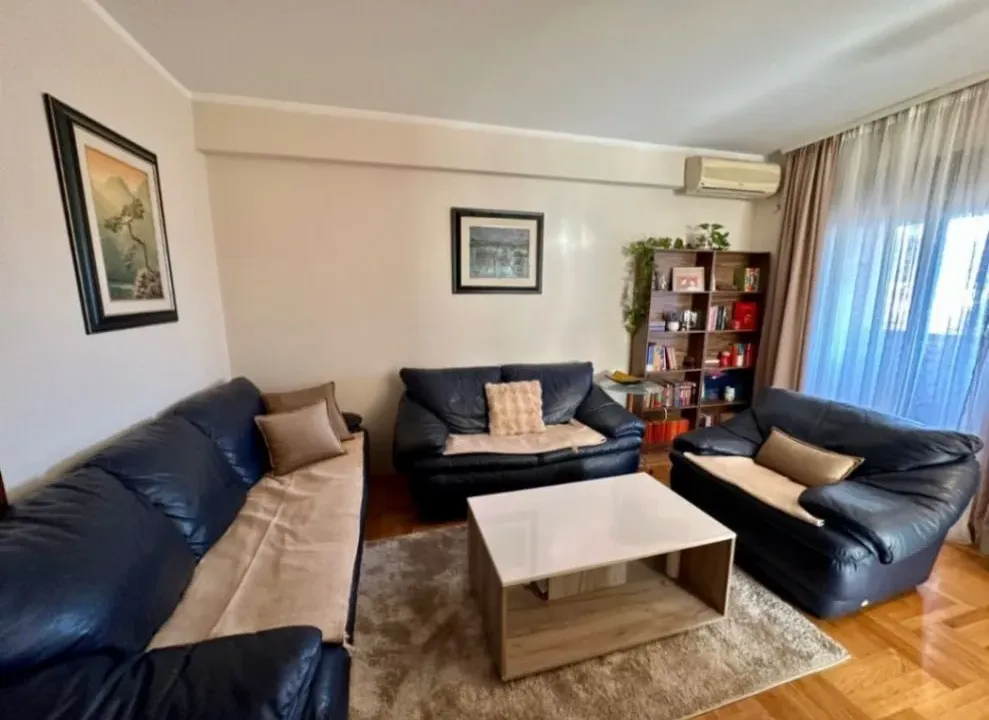 Izdavanje, dvosoban stan, 60m², Stari Aerodrom, Podgorica