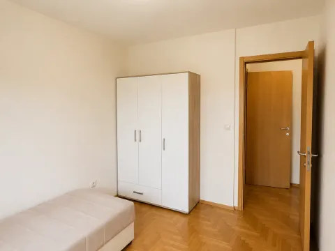 Prodaja, dvosoban stan, 64m², Stari Aerodrom, Podgorica - image 8