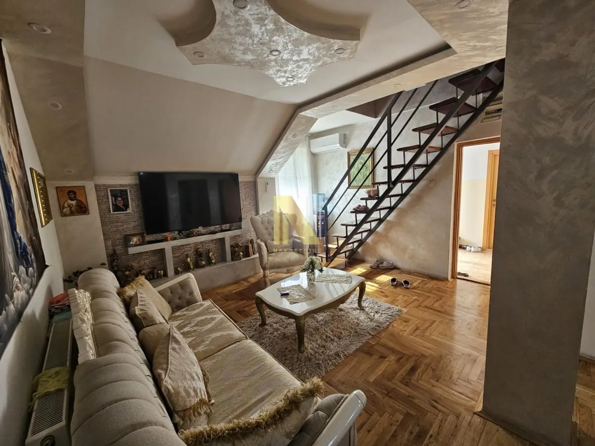 Sale, house, 242m², Lipov gaj, Novi Sad Sve Podlokacije