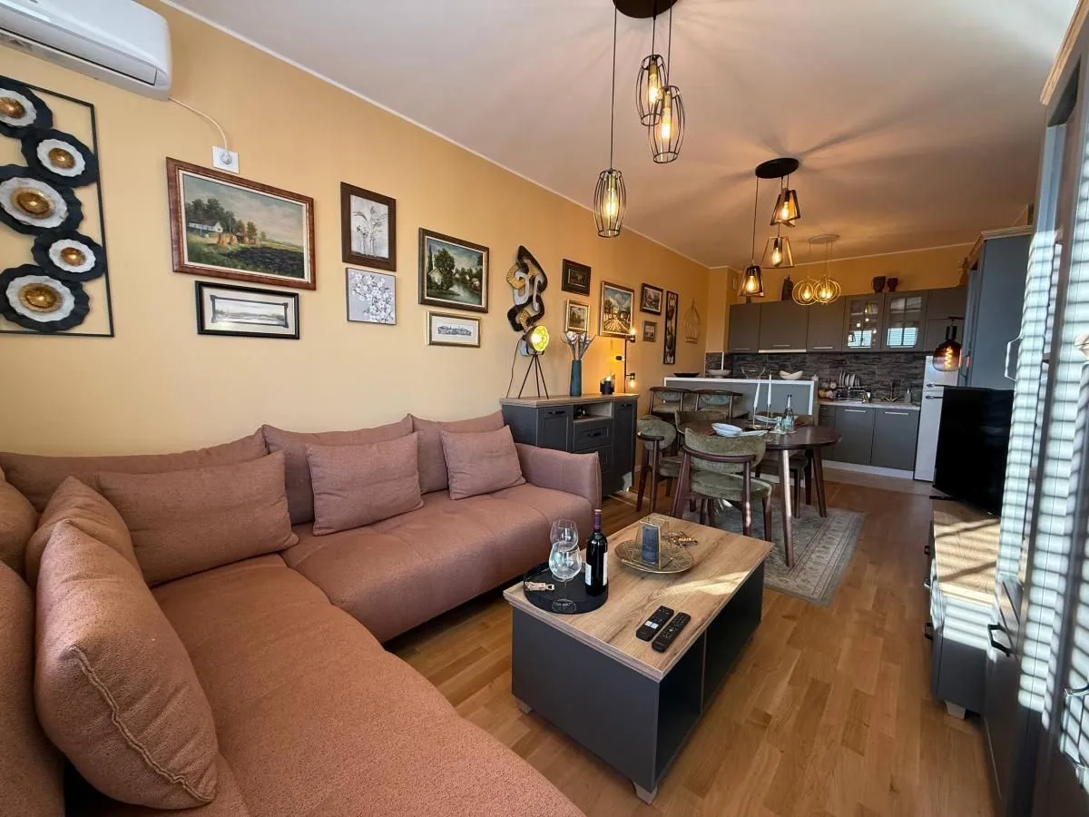 Prodaja, trosoban stan, 59m², Bulevar patrijarha Pavla, Novi Sad Sve Podlokacije