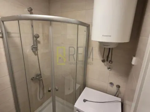 Izdavanje, jednosoban stan, 43m², City Kej, Podgorica - image 2