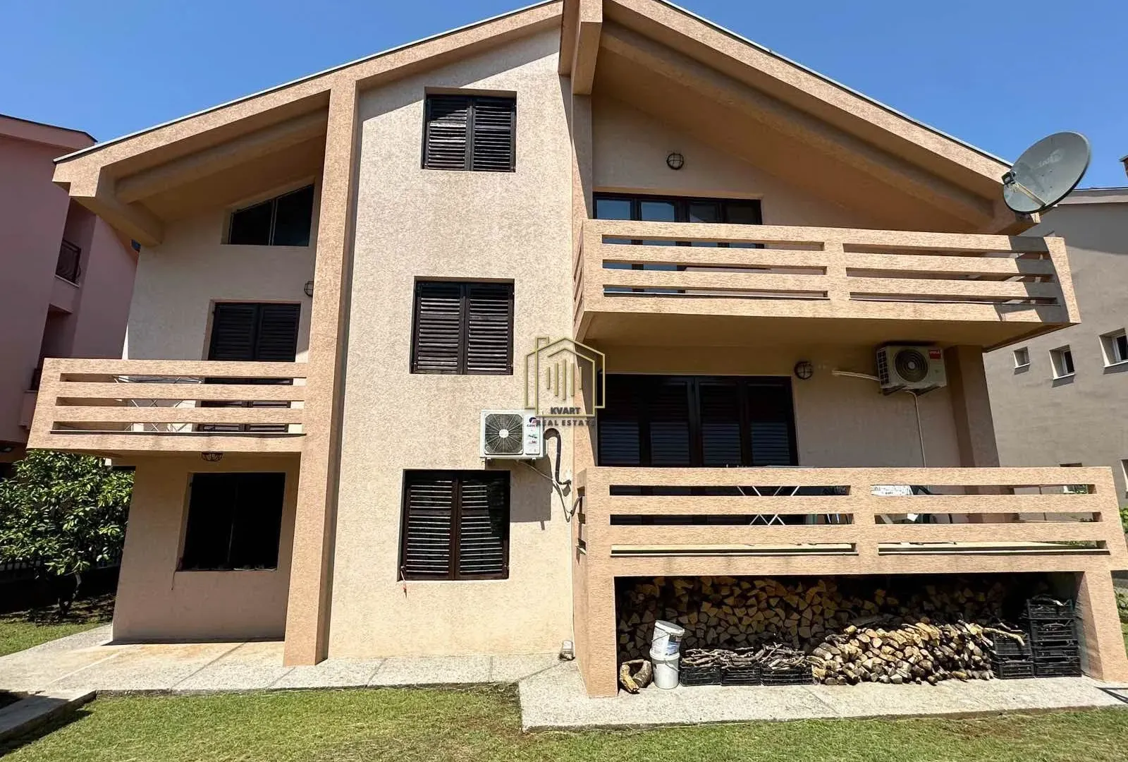 Prodaja, kuća, 250m², Stari Aerodrom, Podgorica