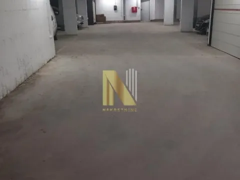 Parking garaža in Podbara