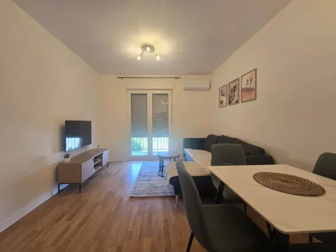 Izdavanje, jednosoban stan, 39m², Pobrežje, Podgorica - image 2