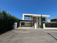 Prodaja, kuća, 250m², Gornja Gorica, Podgorica - image 8