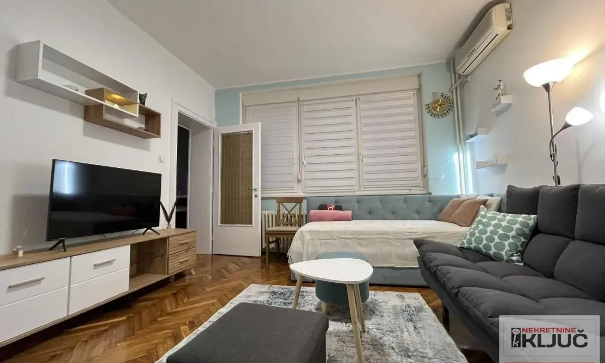 Izdavanje, jednosoban stan, 30m², Spens, Novi Sad Sve Podlokacije