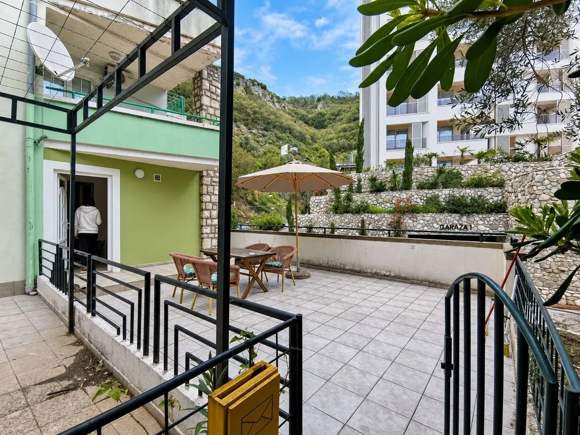 Rent, one bedroom apartment, 43m², Rafailovići, Budva