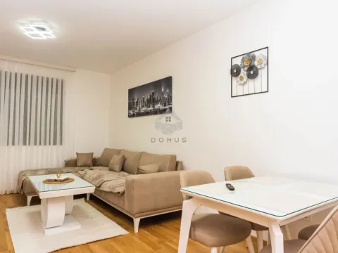Izdavanje, jednosoban stan, 45m², City Kvart, Podgorica - image 4