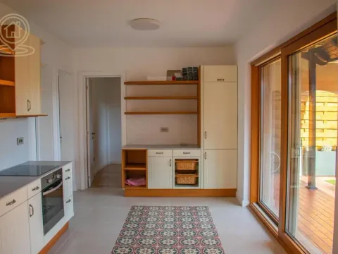 Izdavanje, kuća, 145m², Zemun Gornji Grad, Zemun Sve Podlokacije - image 5