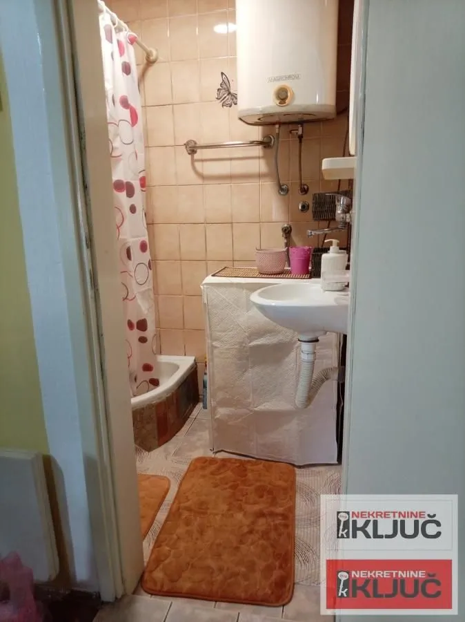 Izdavanje, garsonjera, 32m², Centar, Novi Sad
