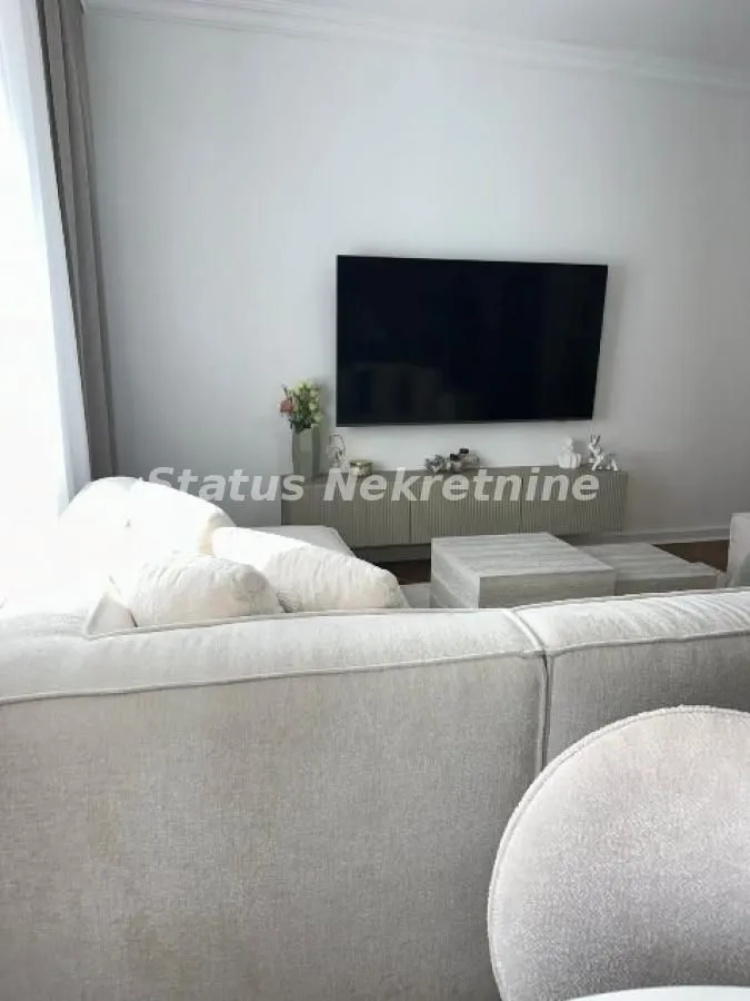Prodaja, trosoban stan, 78m², Centar, Novi Sad