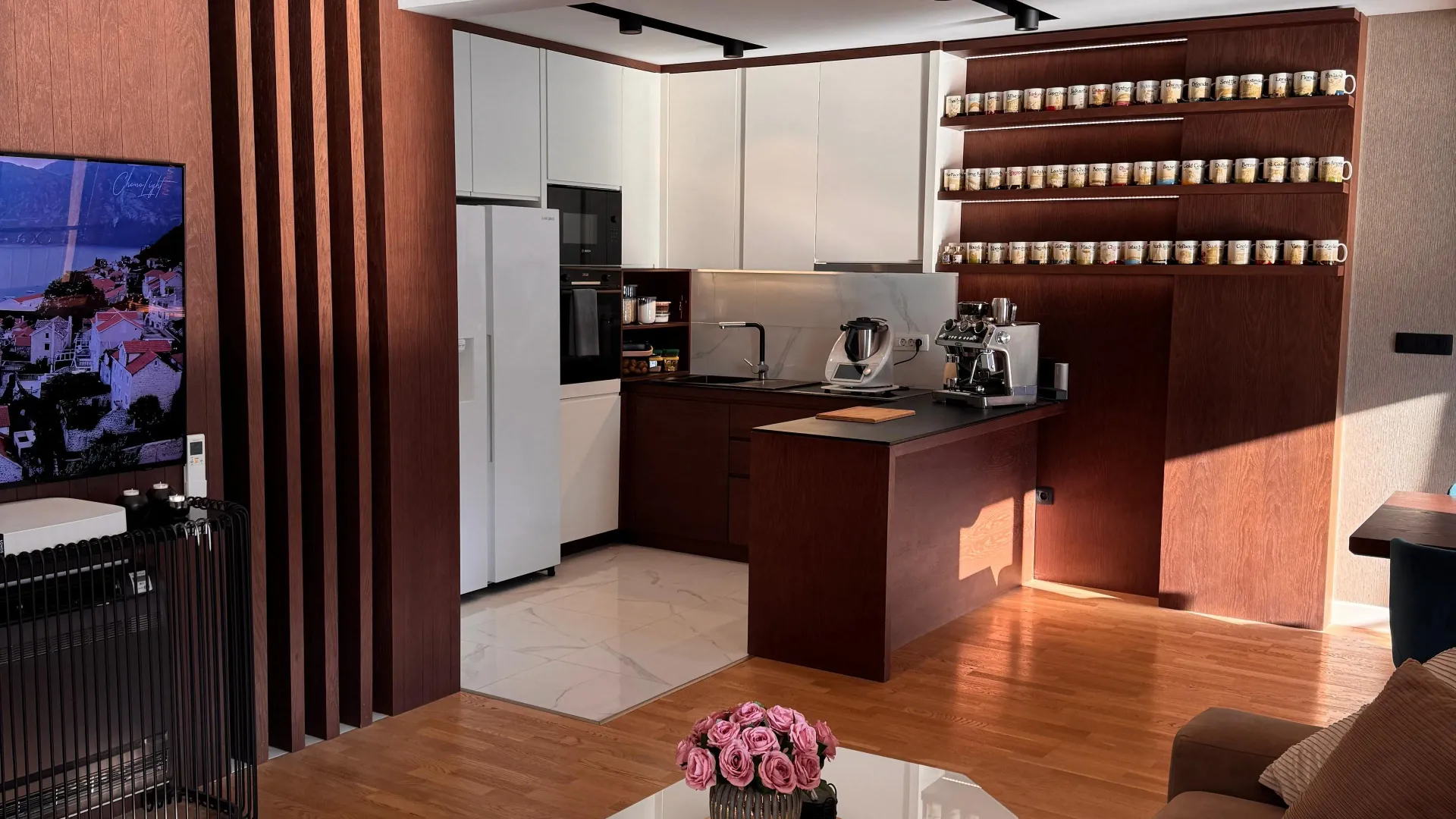 Prodaja, dvosoban stan, 85m², Dobrota, Kotor