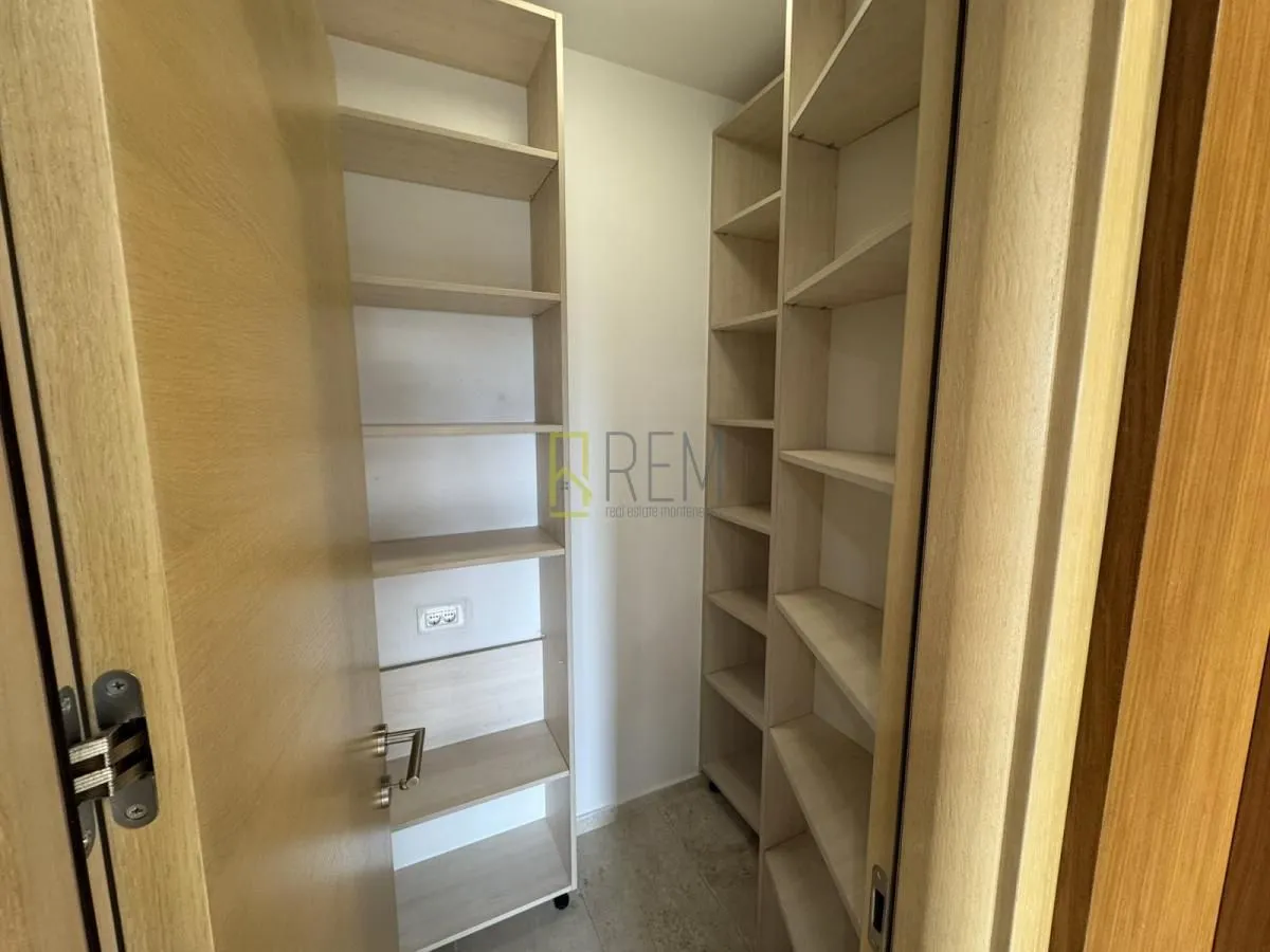Rent, three bedroom apartment, 263m², Gorica C, Podgorica