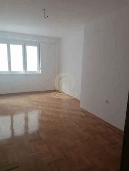 Prodaja, četvorosoban stan, 95m², Gradska Bolnica, Niš