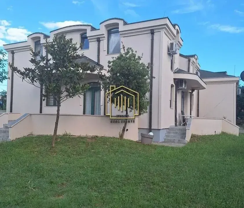 Izdavanje, kuća, 280m², Zabjelo, Podgorica
