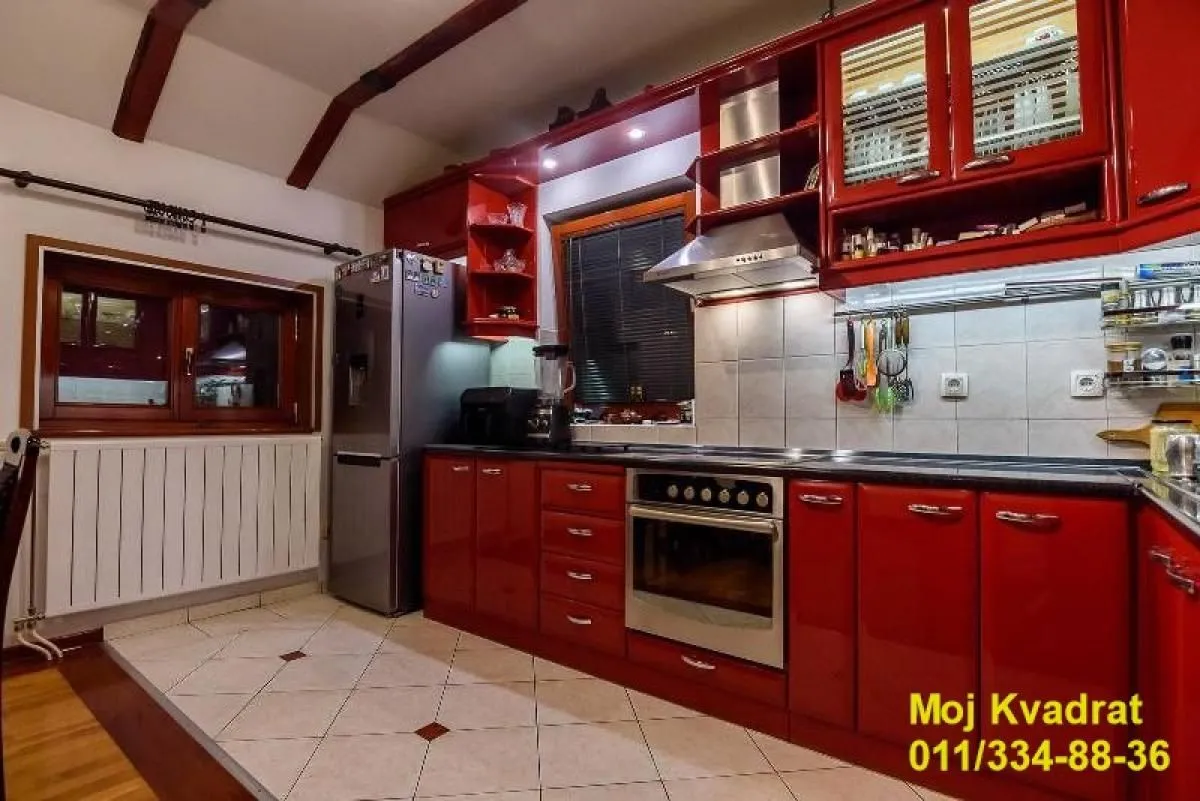 Sale, four bedroom apartment, 105m², Stari Grad, Beograd
