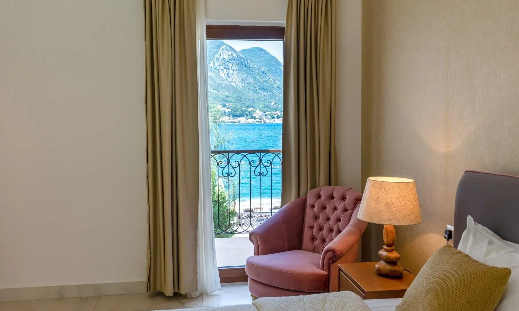 Sale, house, 198m², Dobrota, Kotor