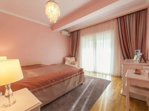 Sale, two bedroom apartment, 90m², Tivat, Crna Gora - image 2