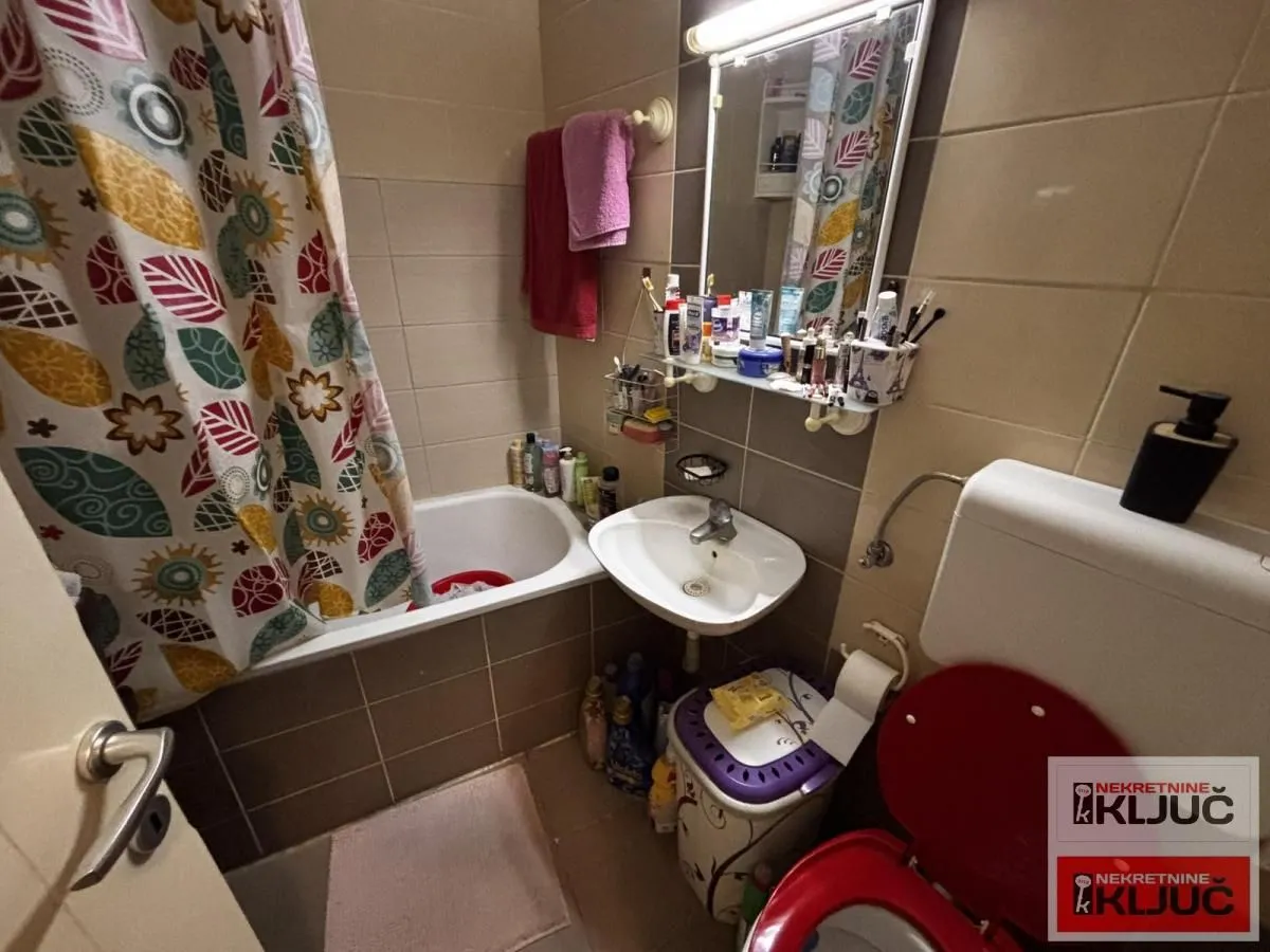 Prodaja, dvosoban stan, 62m², Grbavica, Novi Sad Sve Podlokacije