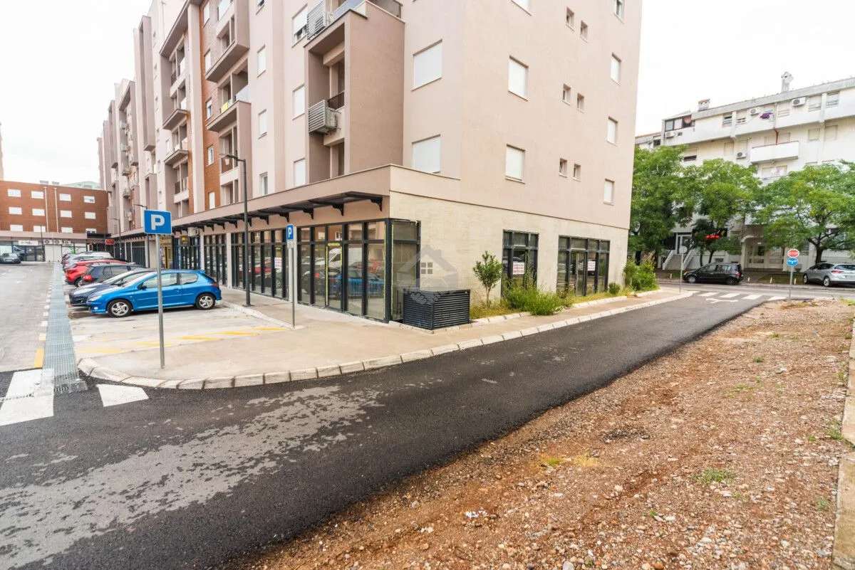 Rent, office space, 300m², Stari Aerodrom, Podgorica