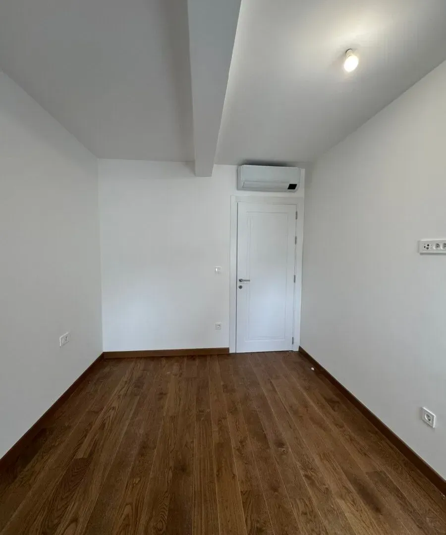 Izdavanje, dvosoban stan, 64m², Kruševac, Podgorica