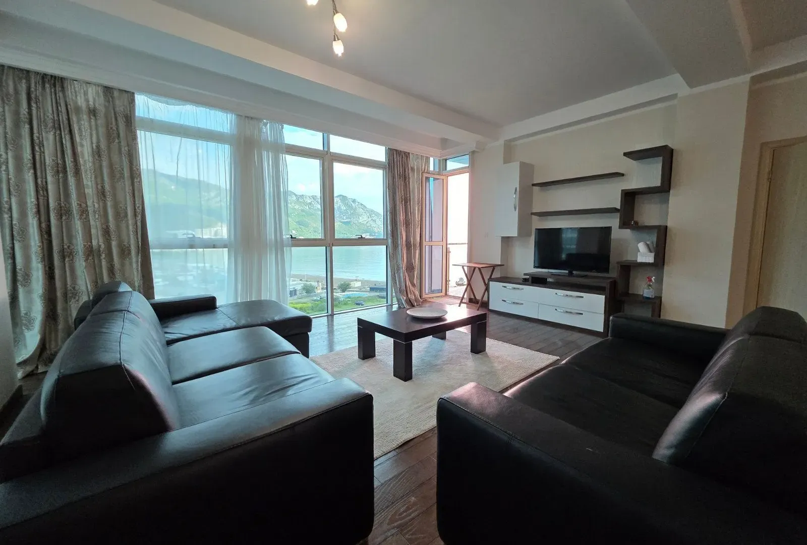 Sale, two bedroom apartment, 89m², Bečići, Budva