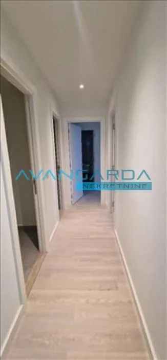 Izdavanje, stan, 75m², Beograd Na Vodi, Beograd