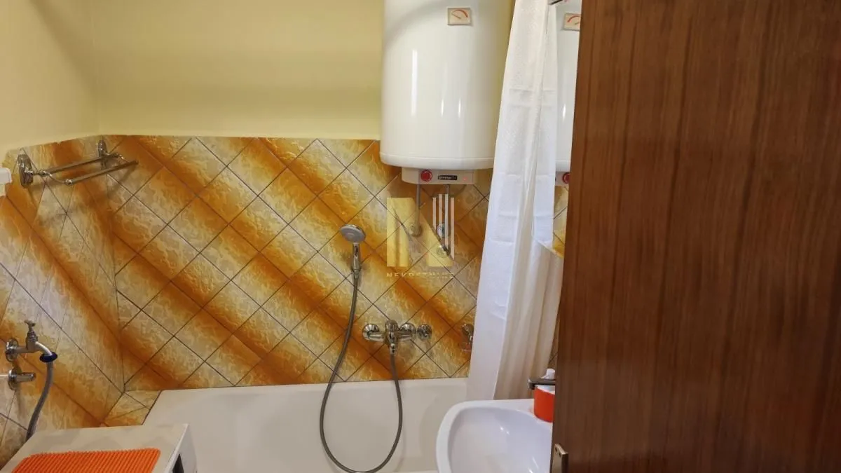 Izdavanje, jednosoban stan, 37m², Salajka, Novi Sad Sve Podlokacije
