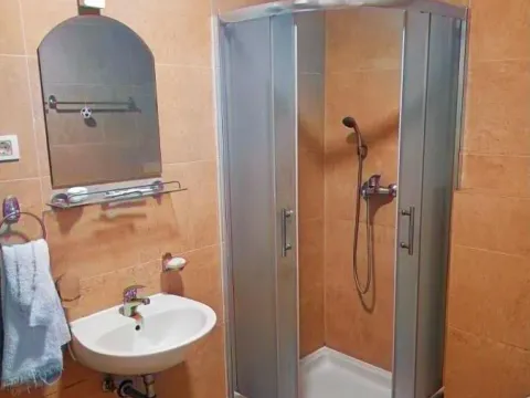 Izdavanje, trosoban stan, 88m², Centar, Novi Sad - image 9