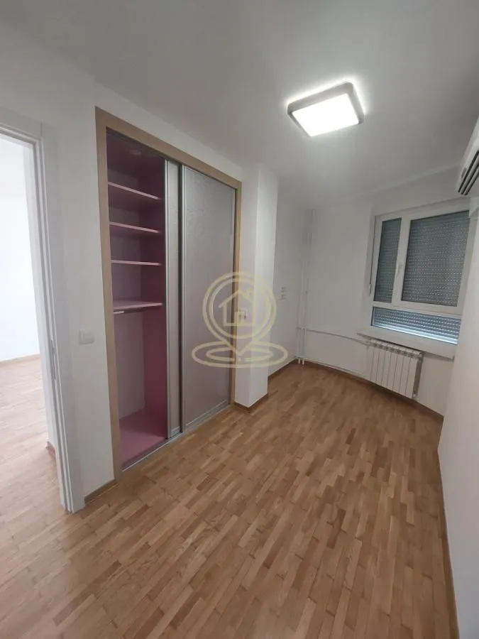 Izdavanje, trosoban stan, 58m², Bulbulder, Zvezdara Sve Podlokacije