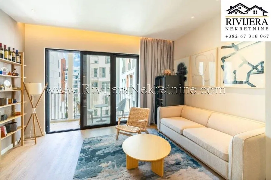 Prodaja, jednosoban stan, 55m², Centar, Tivat
