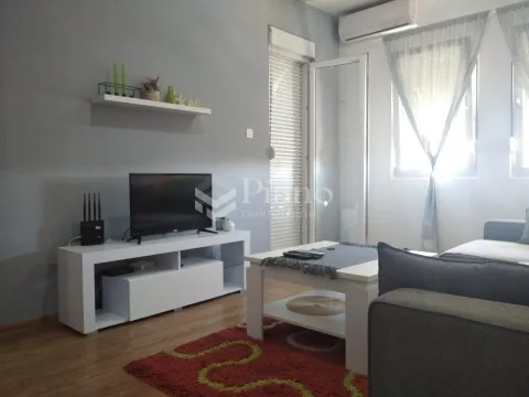 Rent, two bedroom apartment, 61m², Podgorica, Crna Gora - image 2