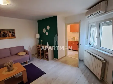 Stan in Vračar Hram