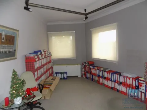 Izdavanje, poslovni prostor, 270m², 7. juli, Paraćin - image 43