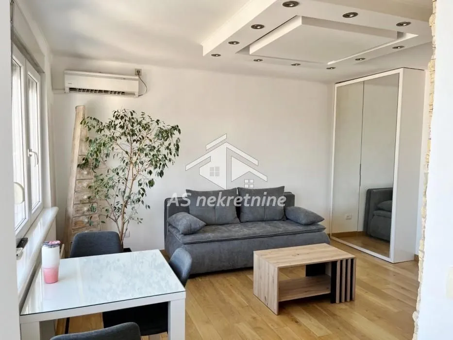 Rent, two bedroom apartment, 45m², Stari Grad, Beograd