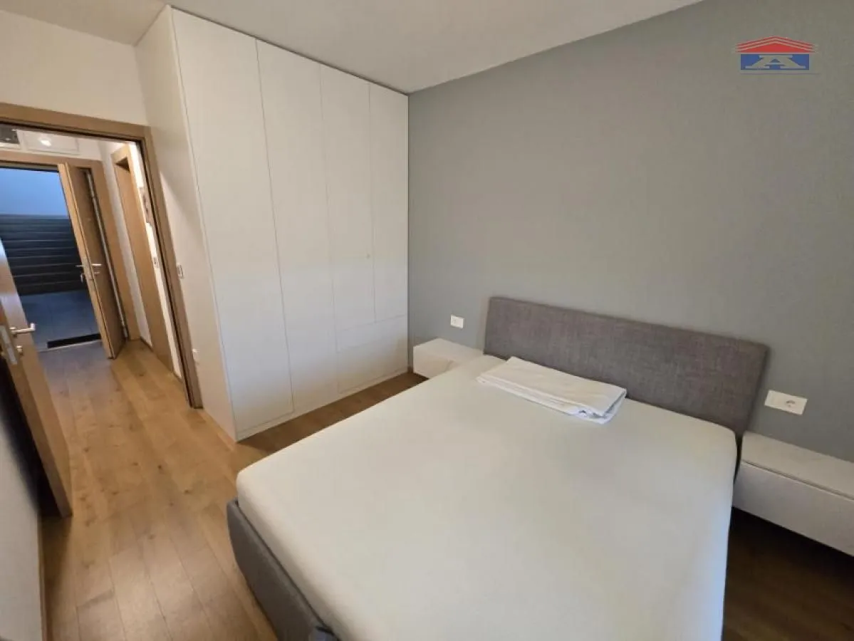 Izdavanje, jednosoban stan, 43m², Bulevar Evrope, Novi Sad Sve Podlokacije