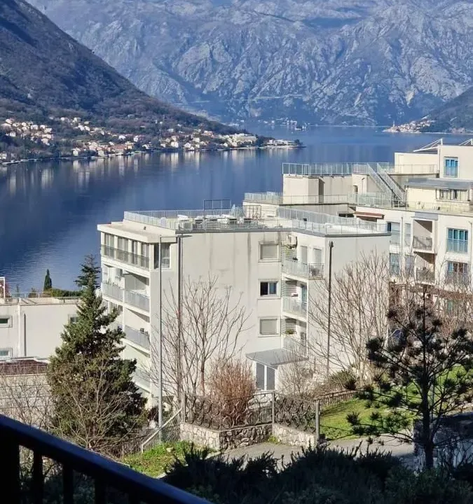 Sale, four bedroom apartment, 75m², Dobrota, Kotor