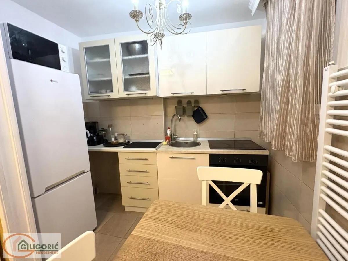 Rent, three bedroom apartment, 65m², Stari Grad, Beograd