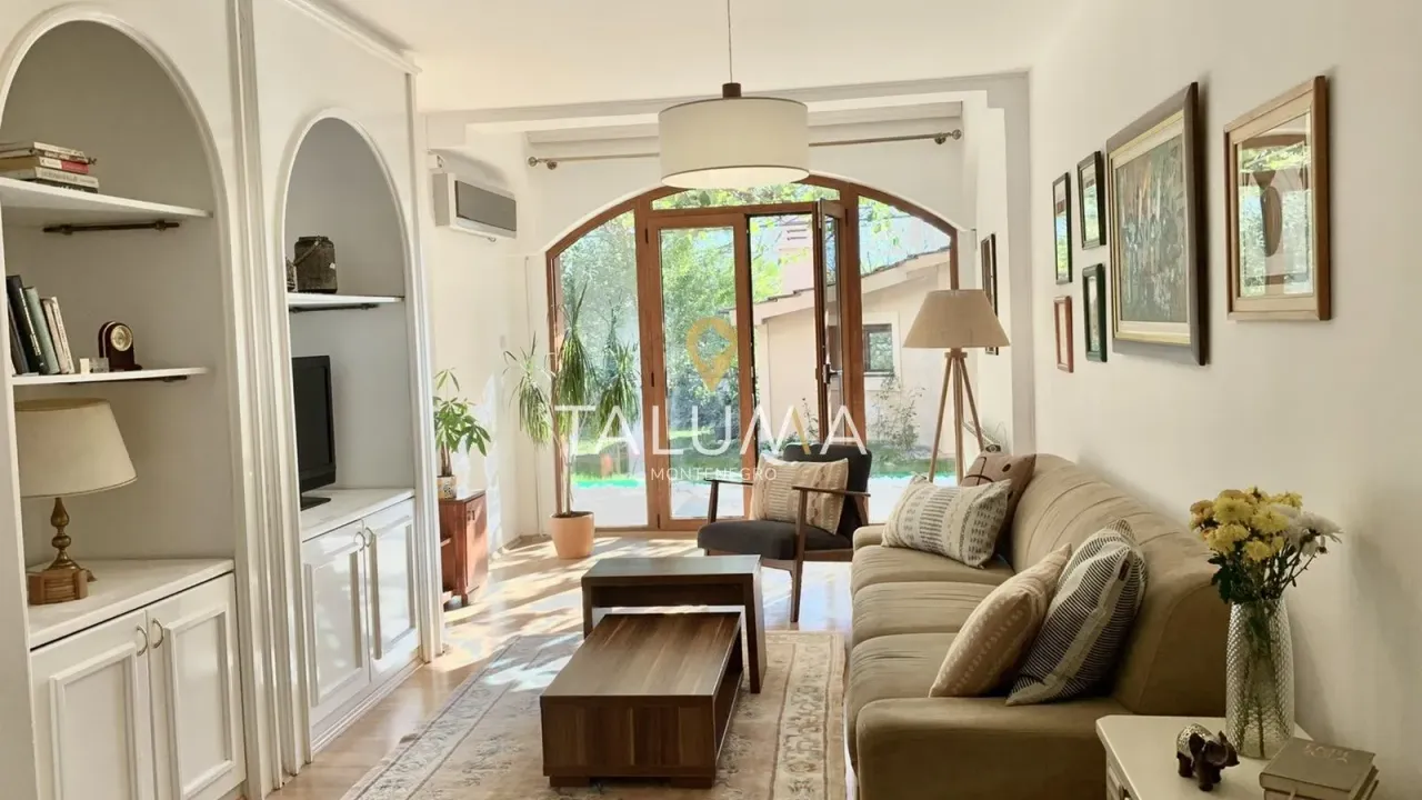 Izdavanje, trosoban stan, 110m², Gorica C, Podgorica