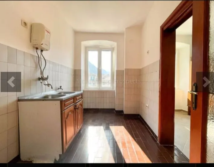Prodaja, dvosoban stan, 84m², Stari Grad Kotor, Kotor