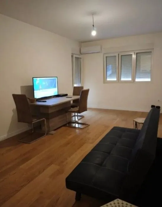 Rent, office space, 51m², Central Point, Podgorica