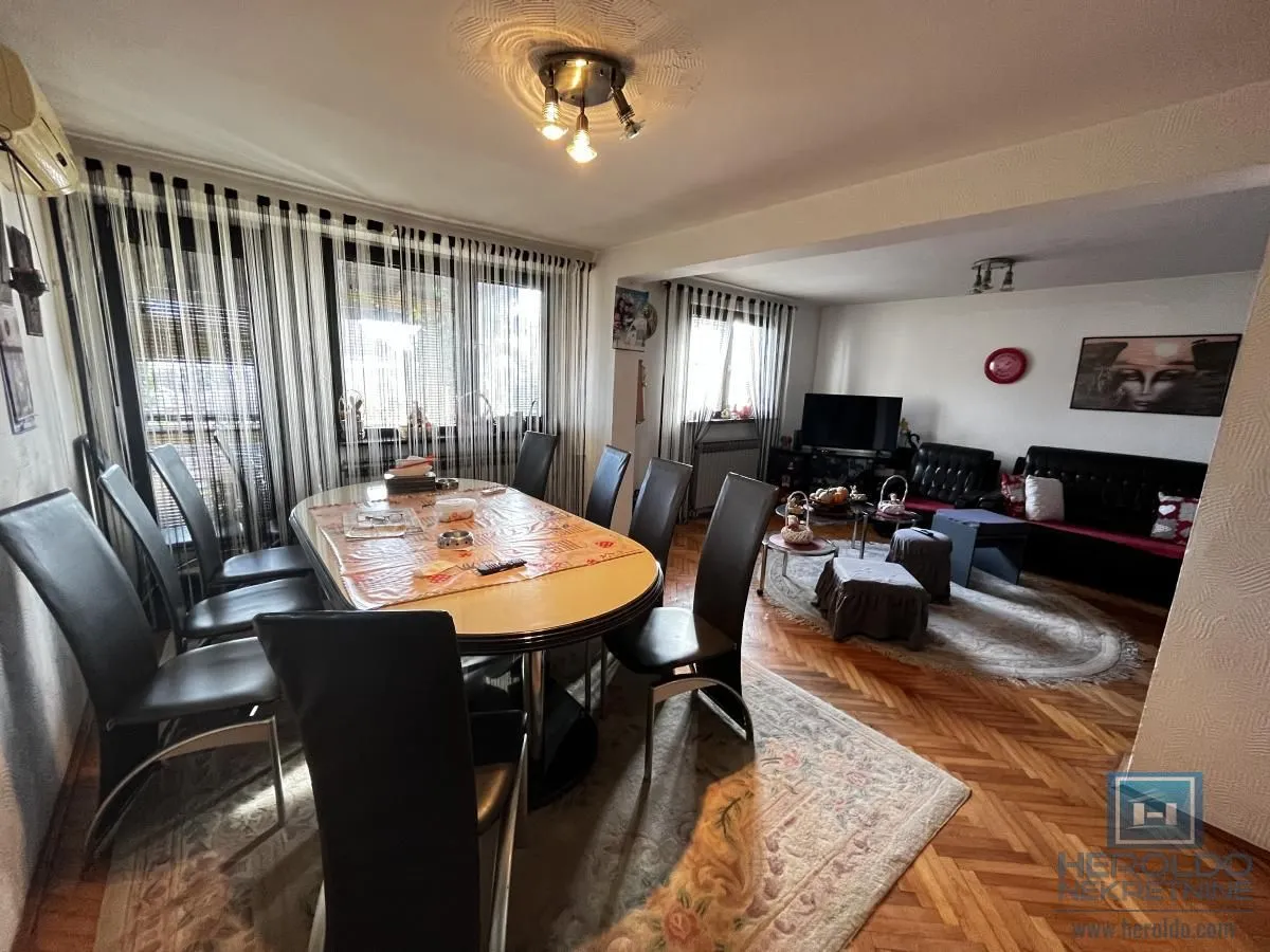 Prodaja, kuća, 218m², Budžino brdo, Jagodina