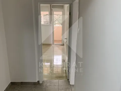 Izdavanje, dvosoban stan, 65m², Blok 5, Podgorica - image 9