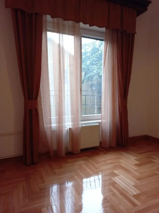 Rent, four bedroom apartment, 82m², Slavija, Vračar Sve Podlokacije
