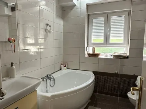 Rent, house, 340m², Gorica C, Podgorica - image 6